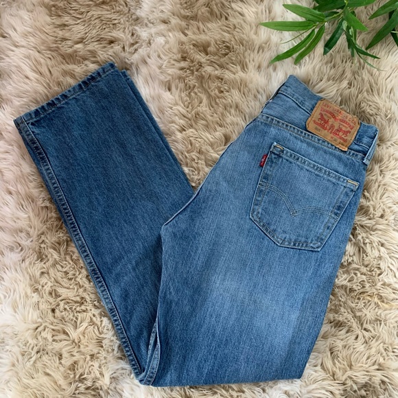 LEVI’s, 505 Medium Wash Straight Cut Jeans